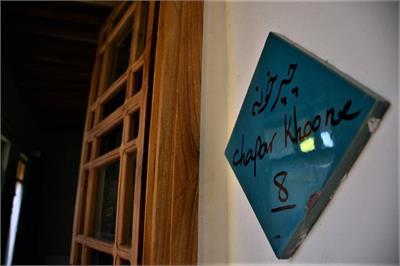 تصویر ۱ - اقامتگاه بوم‌گردی عمارت هفت رنگ(چپر خونه) در  شیراز