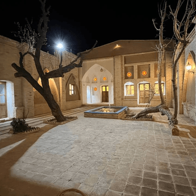 تصویر ۱ - اقامتگاه بوم‌گردی فرهنگ میمه (ایوان) در  شاهین شهر