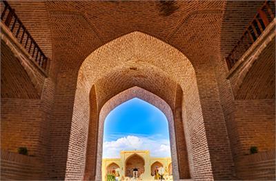تصویر ۱ - اقامتگاه بوم‌گردی شاه عباسی(شاه نشین ۱) در  گرمسار