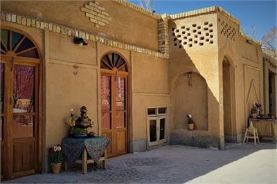 تصویر ۱ - اقامتگاه بوم‌گردی موبد (واحد ۱) در  آباده