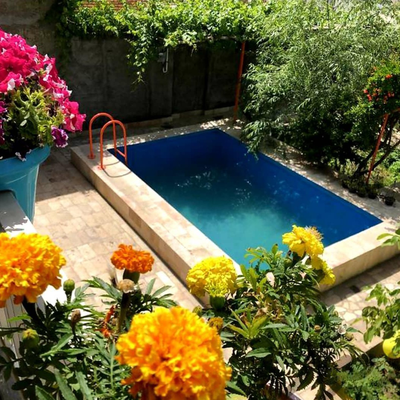 تصویر ۱ - ویلا استخردار آبسرد نجفی  در  باغ بهادران