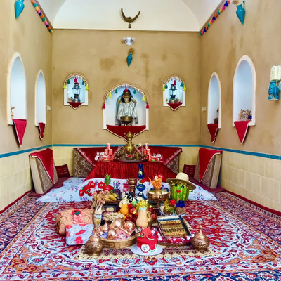تصویر ۱ - اقامتگاه بوم‌گردی راوی کویرمصر (اتاق مریم گلی) در  خور و بیابانک