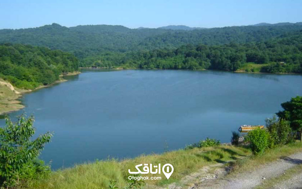 دریاچه گل پل در روستای برنجستانک از دیدنی های قائم شهر