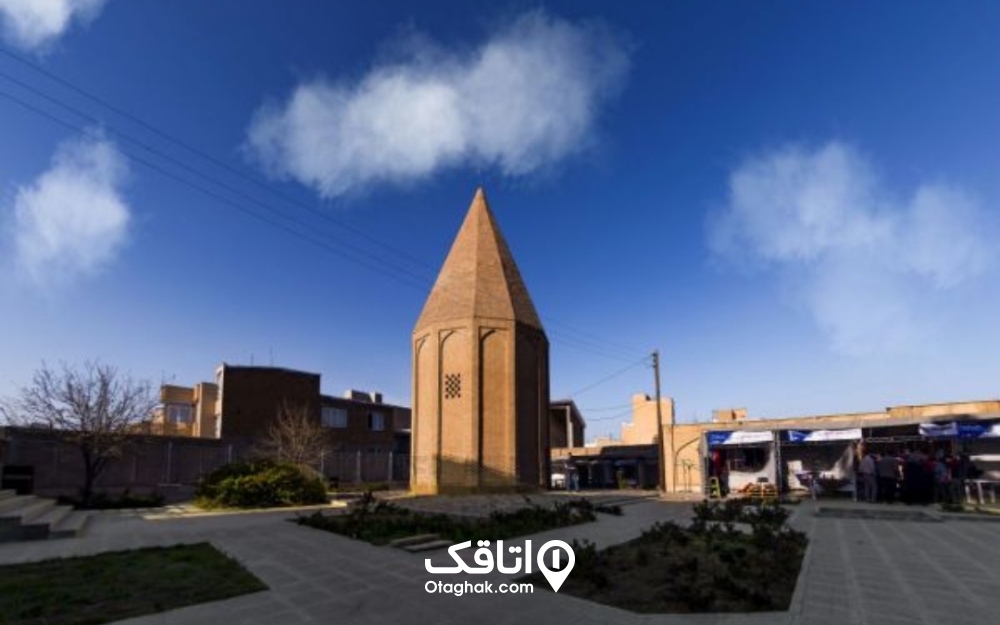 نمایی از برج قربان همدان در روز