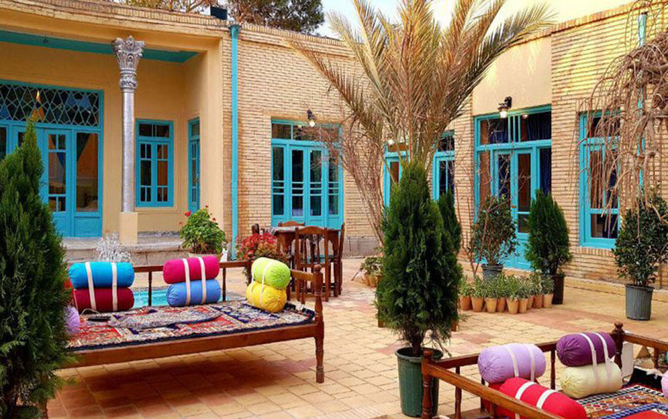 اقامتگاه بومگردی هاتف