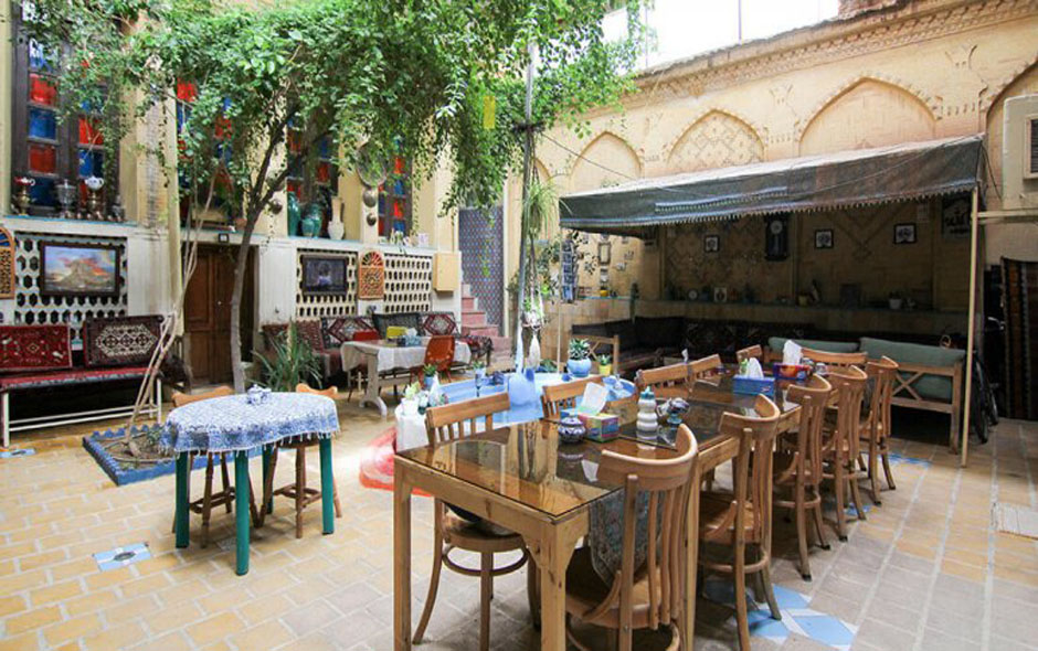 اقامتگاه بومگردی گلشن