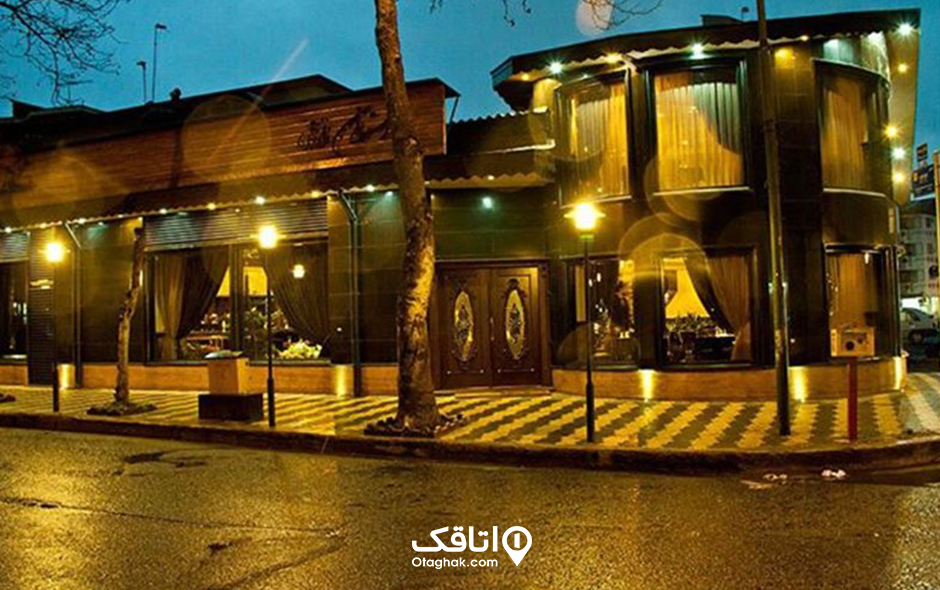 رستوران دو طبقه رازقی رشت با نمای شیشه ای