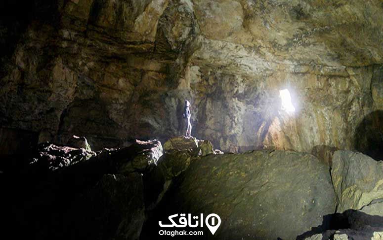 غار خزنگاه در کوه‌های نرسیده به روستای تیکمه