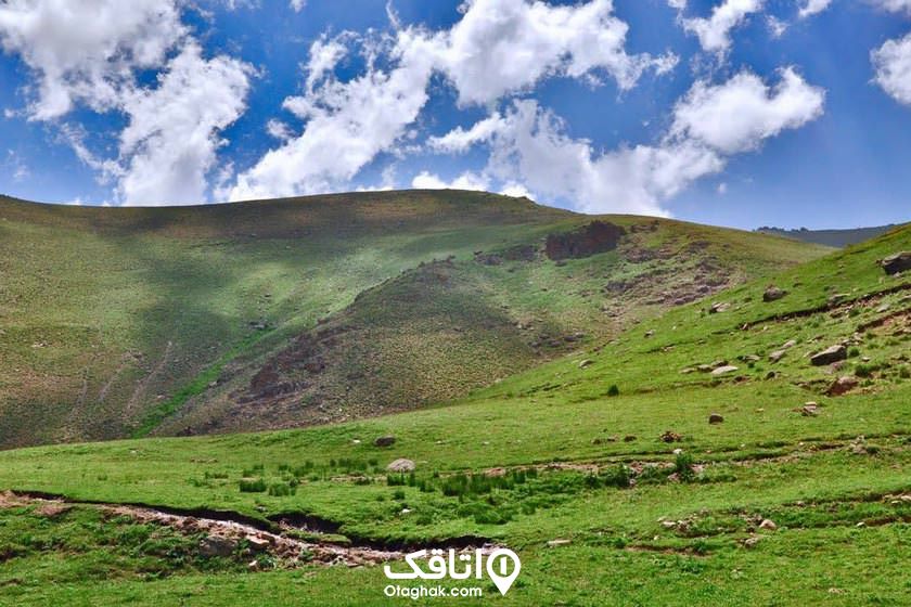 دره آلوارس یا دره گلستان یا دره قزل گل‌لر یک دشت بزرگ کوهستانی به شکل دره سرسبز