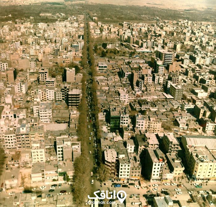عکس هوایی از شهر شهریار که در ان خیابان ها و ساختمان ها پیداست