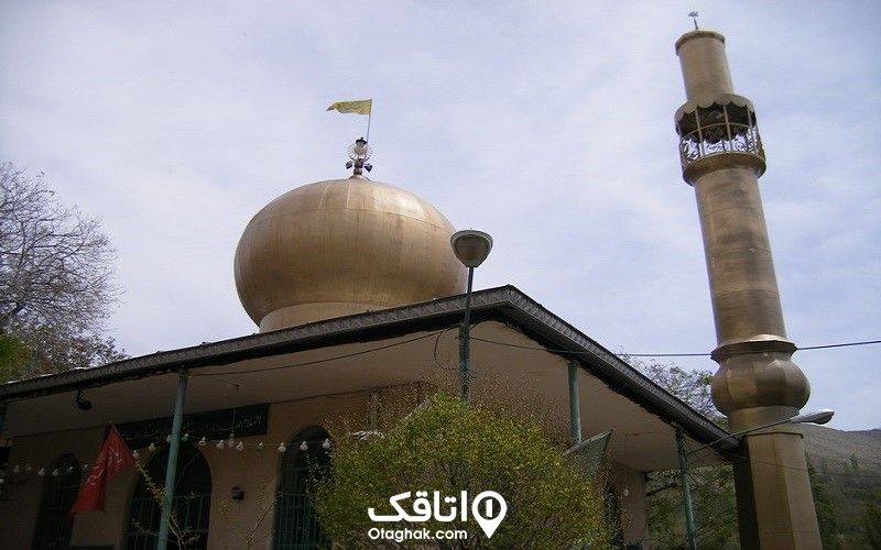 گنبد طلایی و یک گل دسته از امامزاده اسماعیل برگ جهان
