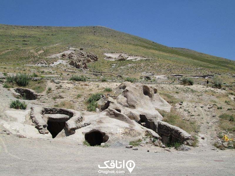 خانه های زیرزمینی روستای حیله ور 