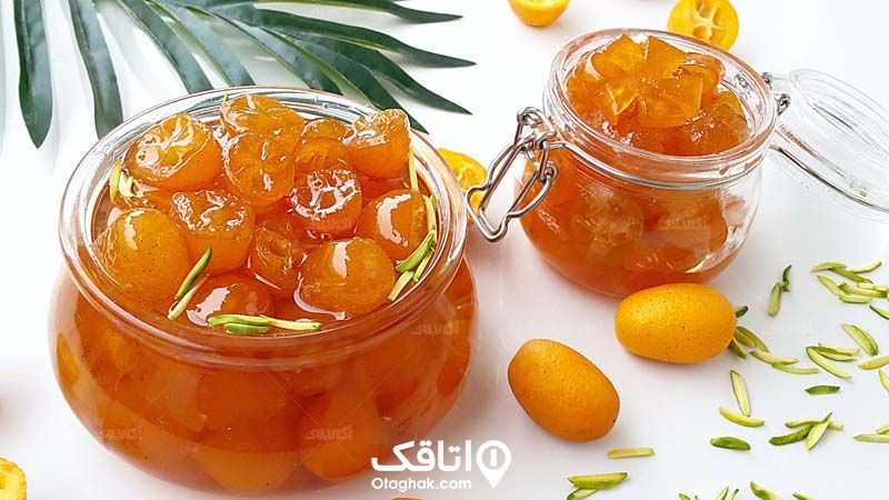 دو شیشه مربا 