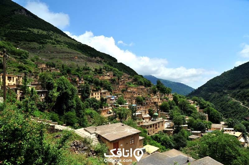 چشم انداز بالای روستای سرسبز ماسوله