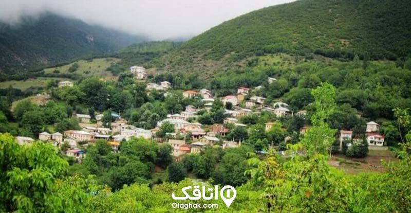 روستای کندلوس بین دامنه کوه و جنگل سرسبز نوشهر