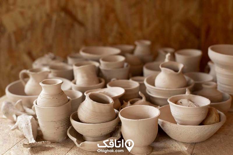 تعدادی ظرف سفالی خام