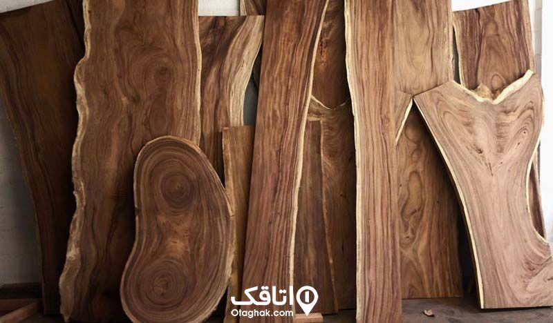 جند قطعه چوب با اشکال و ابعاد مختلف در کنار هم