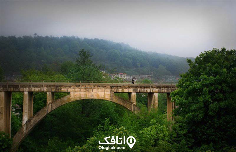 نمایی از پل راه‌آهن سرتپه