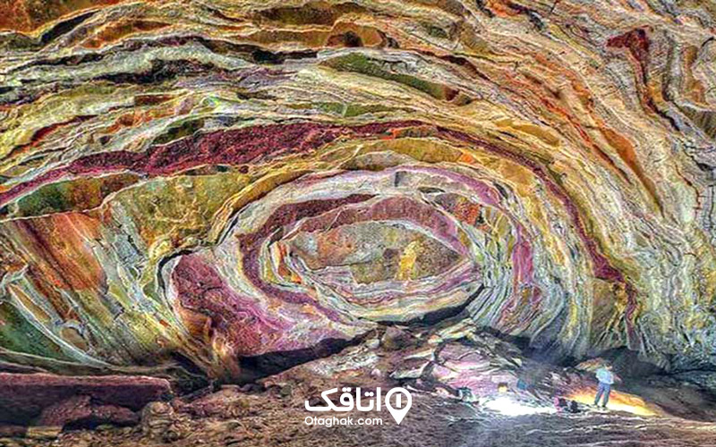 گنبد و غار نمکی