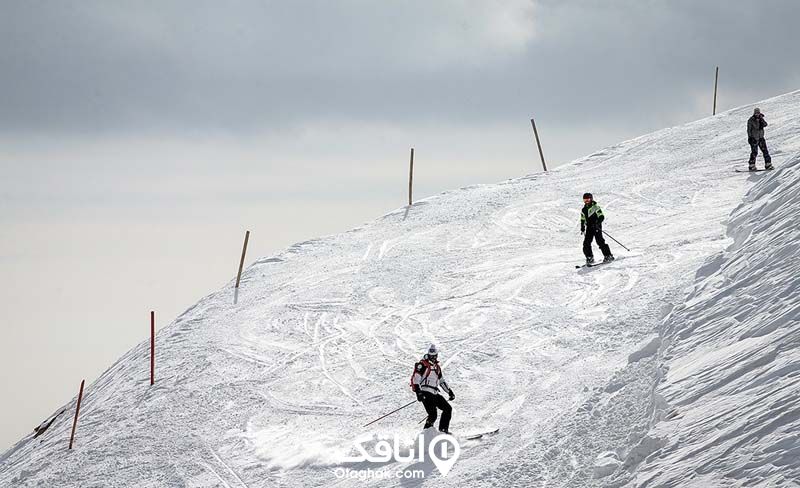پیست اسکی دربندسر و کوهنوردان در حال اسکی کردن