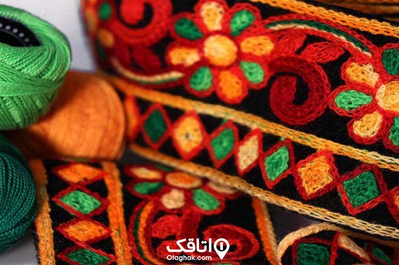 سوزن دوزی صنایع دستی مینودشت