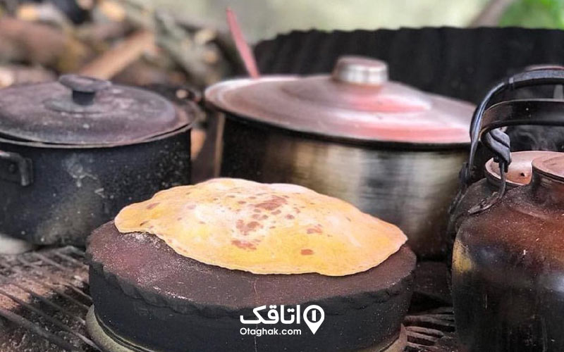 نان لاکو از سوغات قلعه رودخان