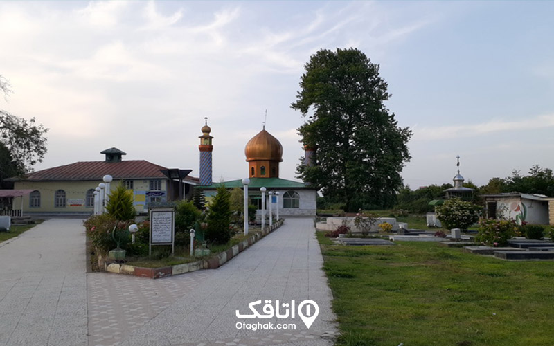 آستان مقدس سید محمد و سید ابراهیم و قبرستان کنار آن