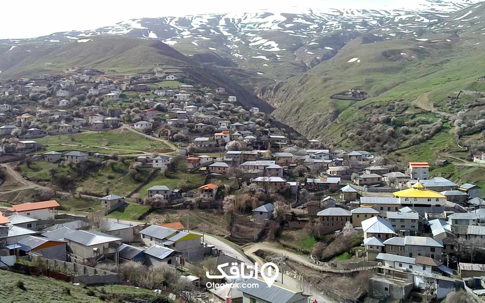 خانه های ویلایی روی کوه در روستای گزناسرا