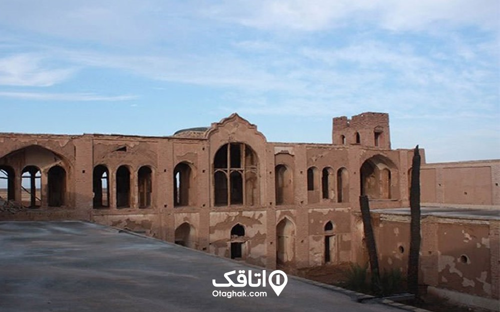 کاخ امیرآباد
