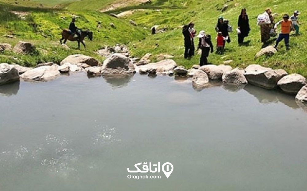 چشمه آب شور لاکان