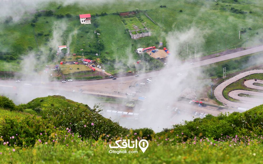 گردنه حیران غرق در مه
