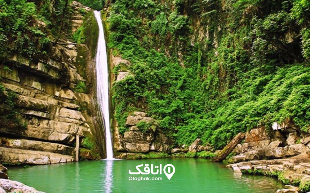ارتفاع آبشار رنگو حدود 7 متر است و آب آن از چهار چشمه تامین می‌شود.