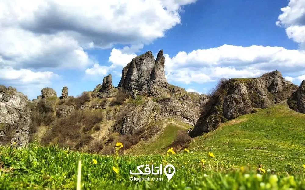 تصویر زیبای کوه و دشت بابونه، دسترسی به آبشار لاتون از روستای سوها