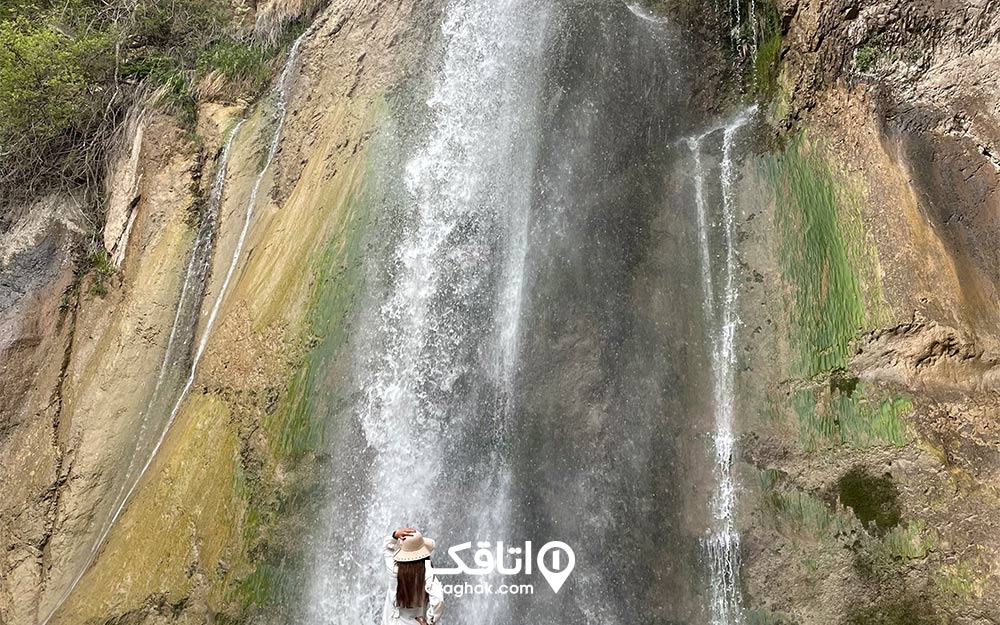 نمایی از آبشار شاهاندشت