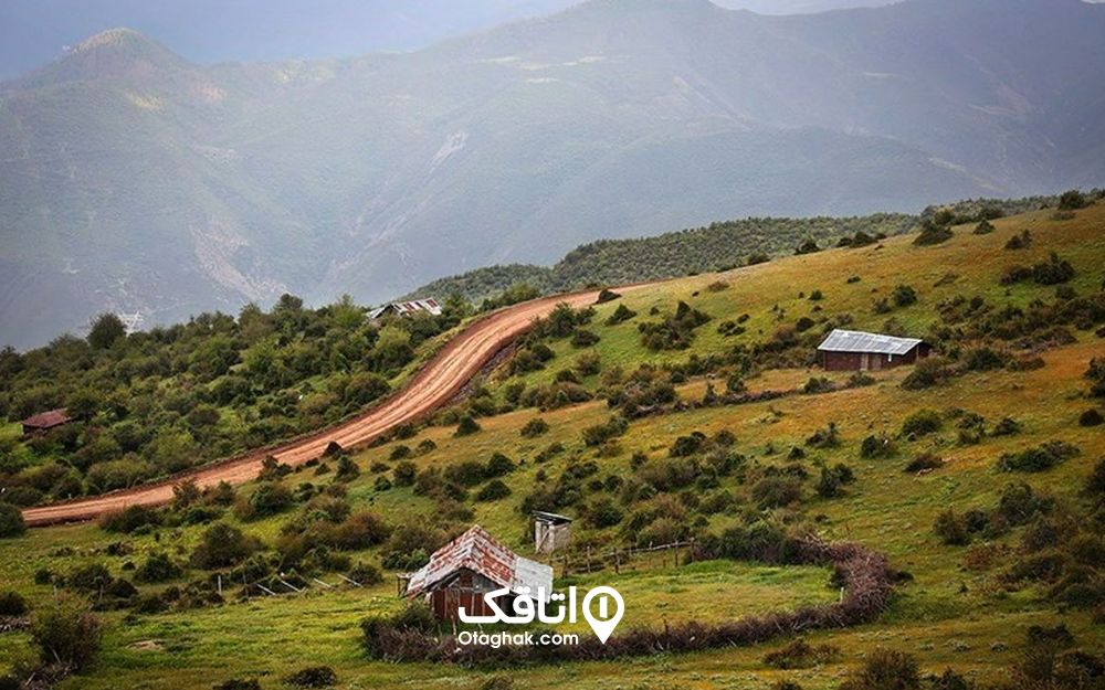 ارتفاعات آلاشت در مازندران، یکی از جاذبه‌های اصلی آلاشت جنگل‌های سرسبز آن است