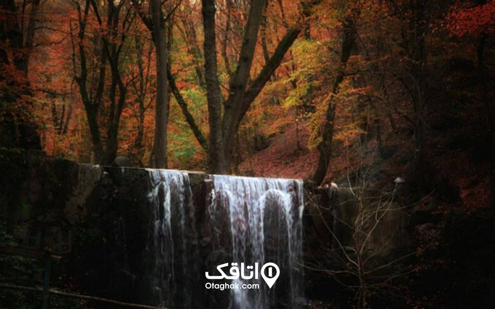 نمای زیبا از آبشار لونک در فصل پاییز