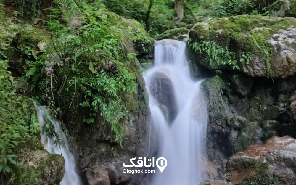 تصویری از آبشار چلندر در دل جنگل تصویری از آبشار چلندر در دل جنگل
