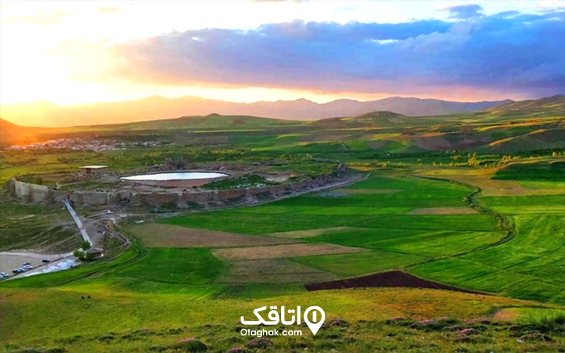 اقامت در دریاچه تخت سلیمان
