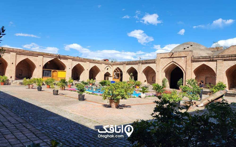 محوطه کاروانسرای لات یا شاه عباسی