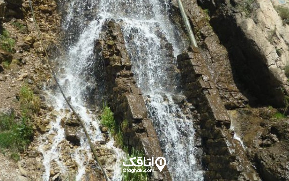 آبشار قلعه دختر با چشمه‌ای زیبا در نزدیکی روستای پلور