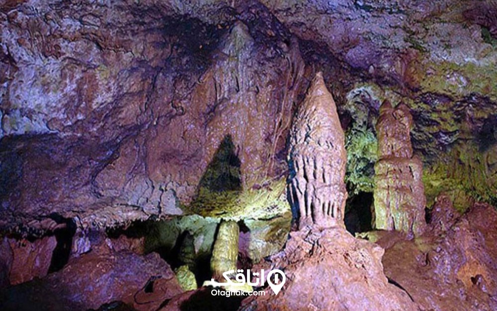 نمایی از داخل غار آویشو