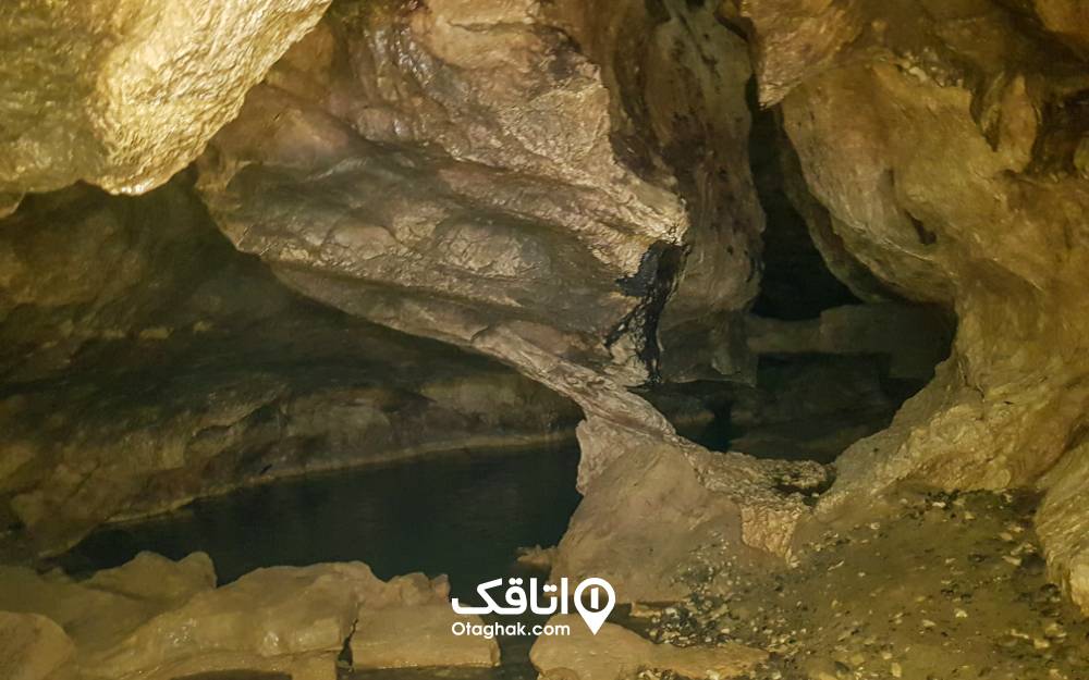 فضای داخلی غار آبی دانیال
