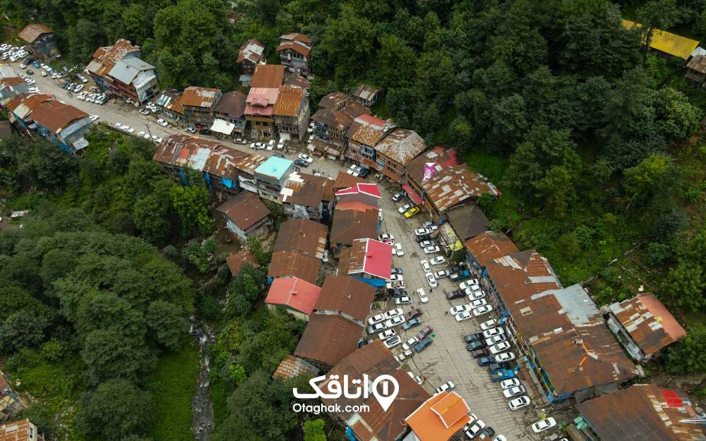 نمایی از خانه های روستایی امام زاده ابراهیم از بالا