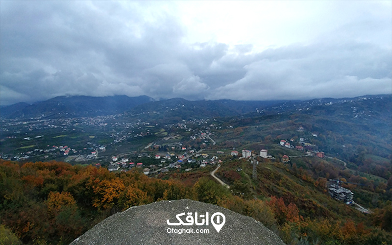 اقامت در نزدیکی قلعه مارکوه