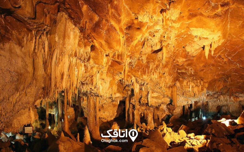 نمای فضای داخل غار آویشو ماسال