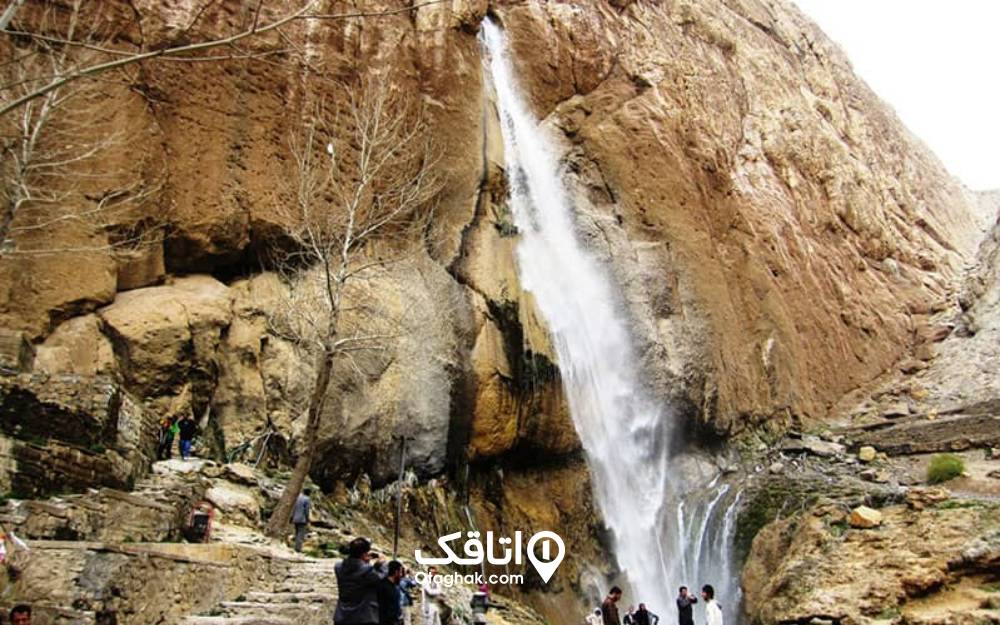 آبشار لادر و بازدیدکنندگان