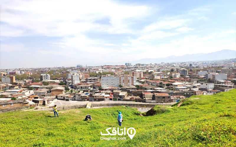 تپه قلعه خندان
