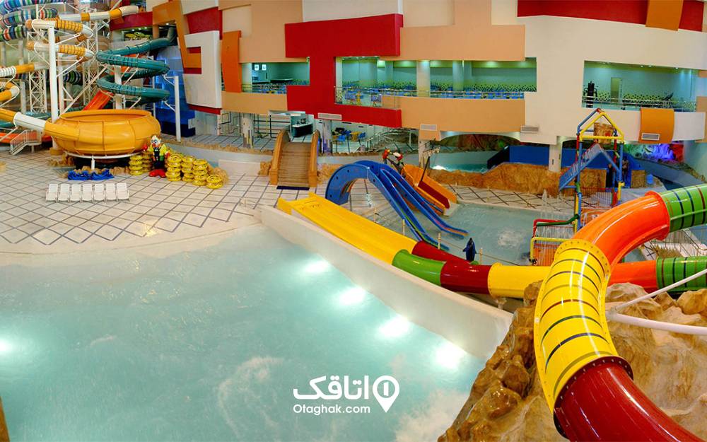 سرسرهها و استخر سرزمین موجهای خروشان