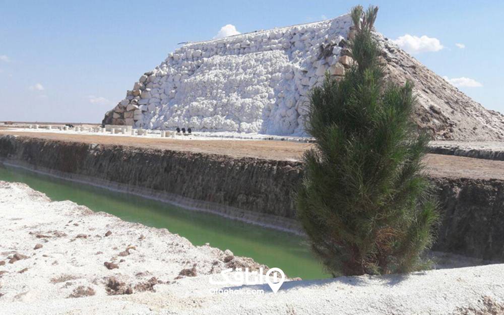 آبشار نمکی پتاس، از جذاب‌ترین آبشارهای اصفهان