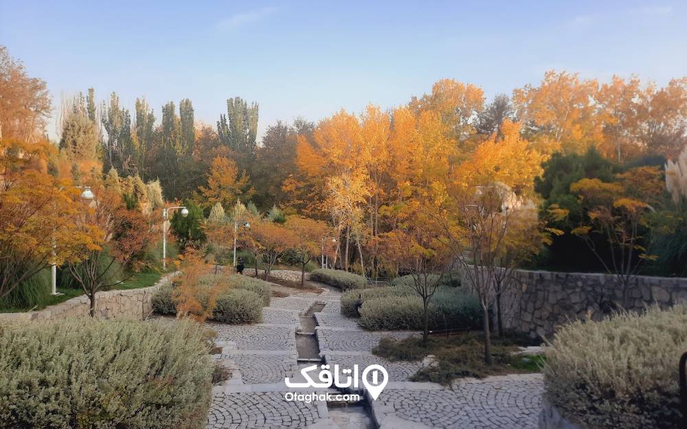 پارک وکیل آباد مشهد در فصل پاییز